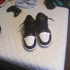 Jordan Sneakers Black and White